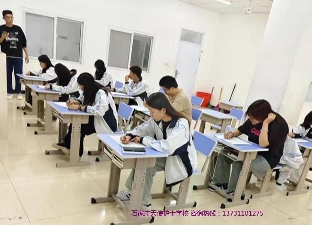 石家庄天使护士学校举办“眼视光精彩‘视’界，美丽人生” 技能比赛。